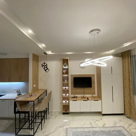 Cristal Lux Apartament *